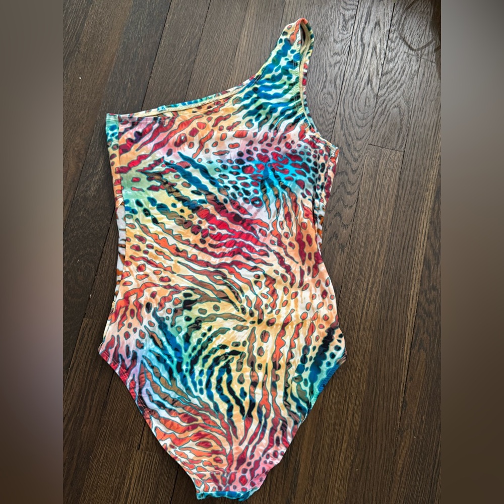 Beyond Swim Women's Cristiano Printed One-Shoulder One-Piece Swimsuit - Picture 6 of 7
